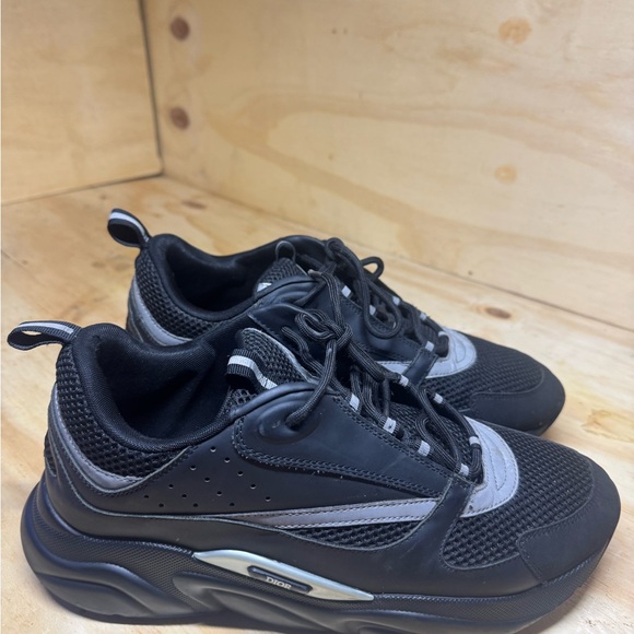 Black and Gray Men's Athletic Shoes